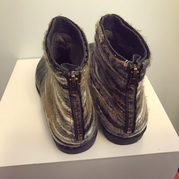 OBO Sending to ThredUp Wed. OTBT Tilton bootie Black leatherw/textile upper. EUC - Picture 9 of 16